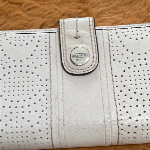 Coach Cream Women's Wallet - Picture 10 of 12